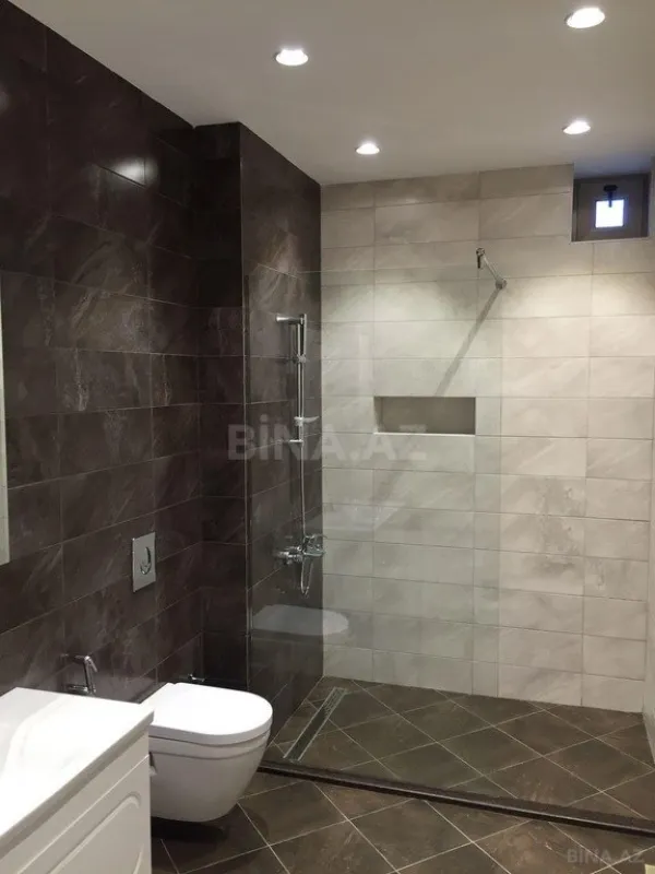 Kirayə verilir 6 otaqlı həyət evi 360 m²