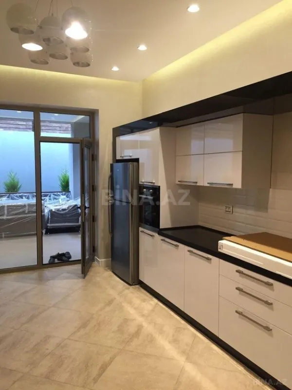 Kirayə verilir 6 otaqlı həyət evi 360 m²