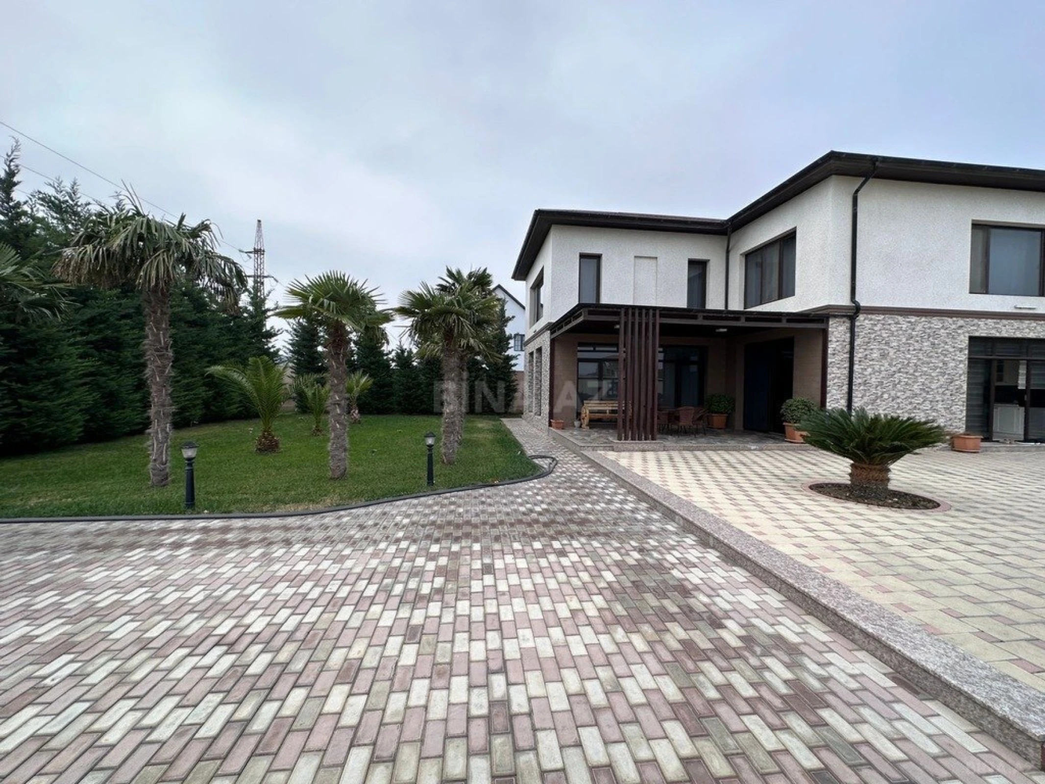 Kirayə verilir 4 otaqlı həyət evi 300 m²
