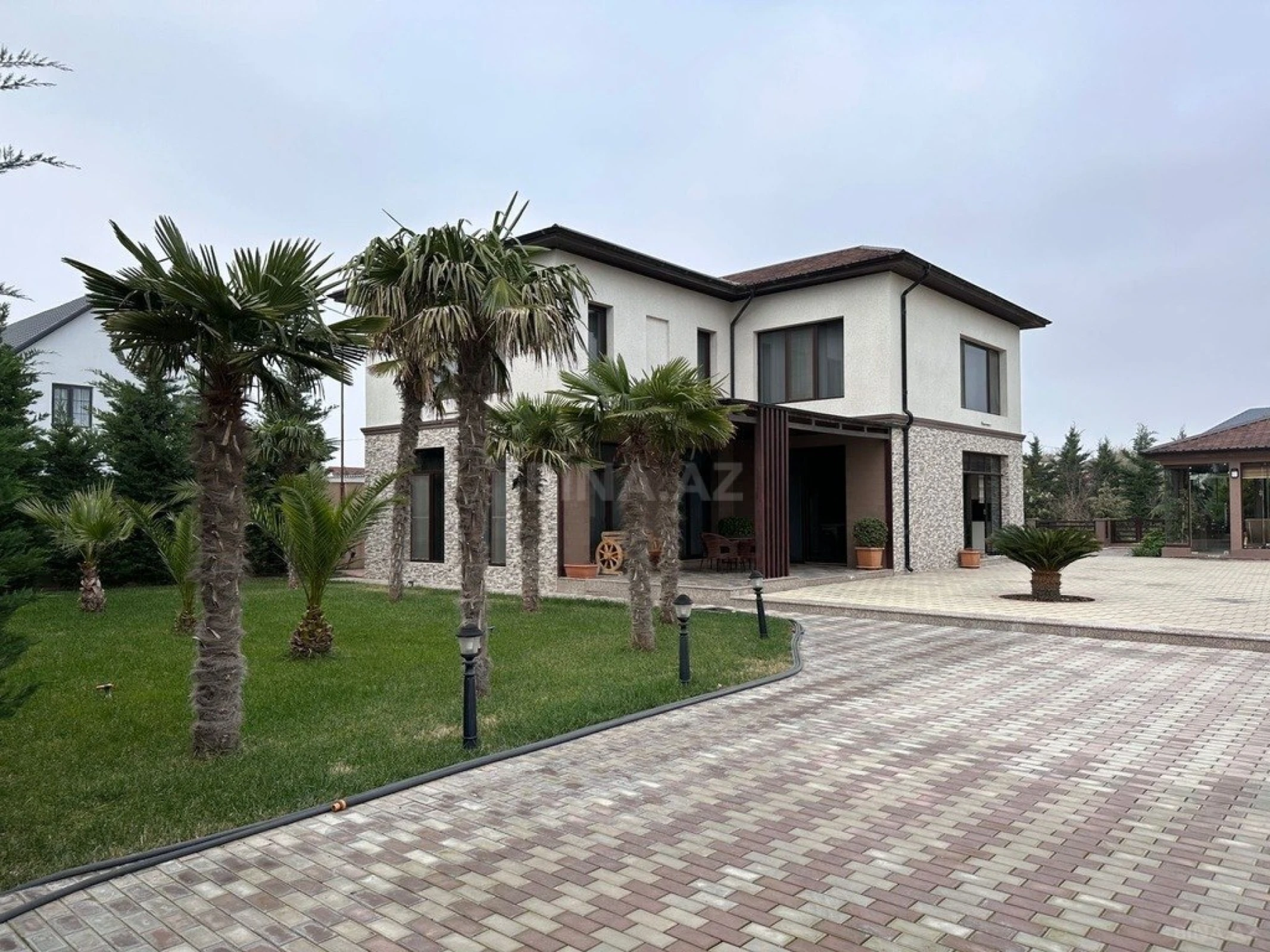 Kirayə verilir 4 otaqlı həyət evi 300 m²