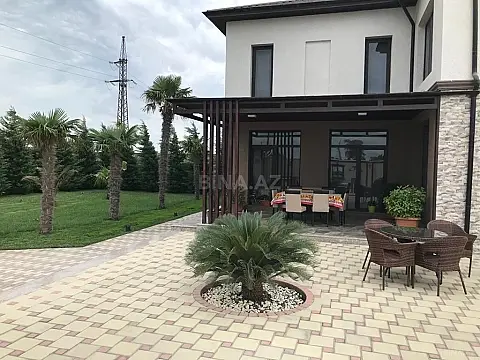 Kirayə verilir 4 otaqlı həyət evi 300 m²