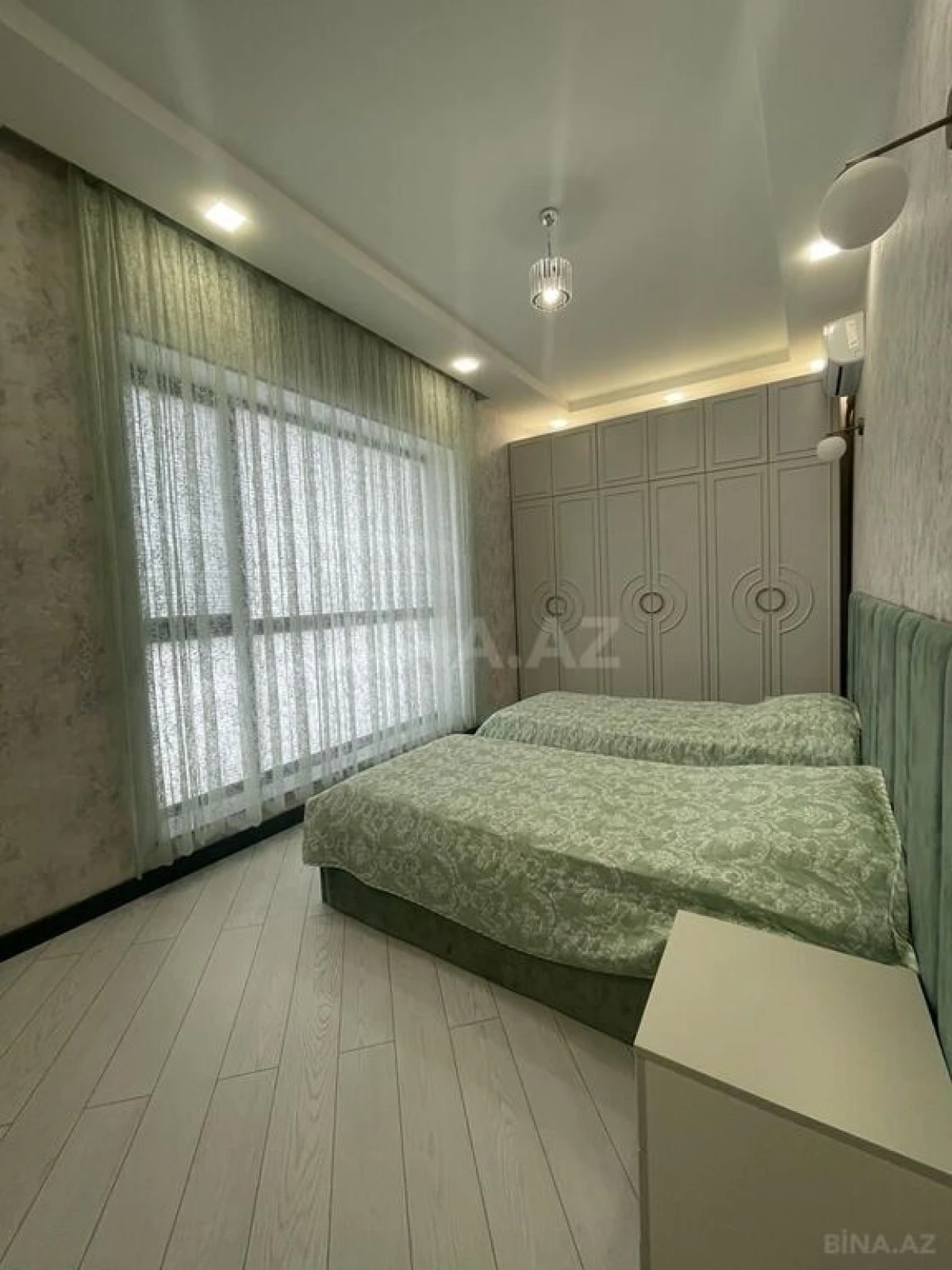 Kirayə verilir 6 otaqlı həyət evi 450 m²