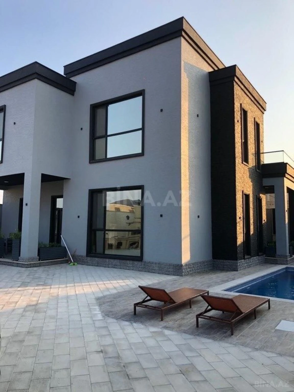 Kirayə verilir 6 otaqlı həyət evi 450 m²