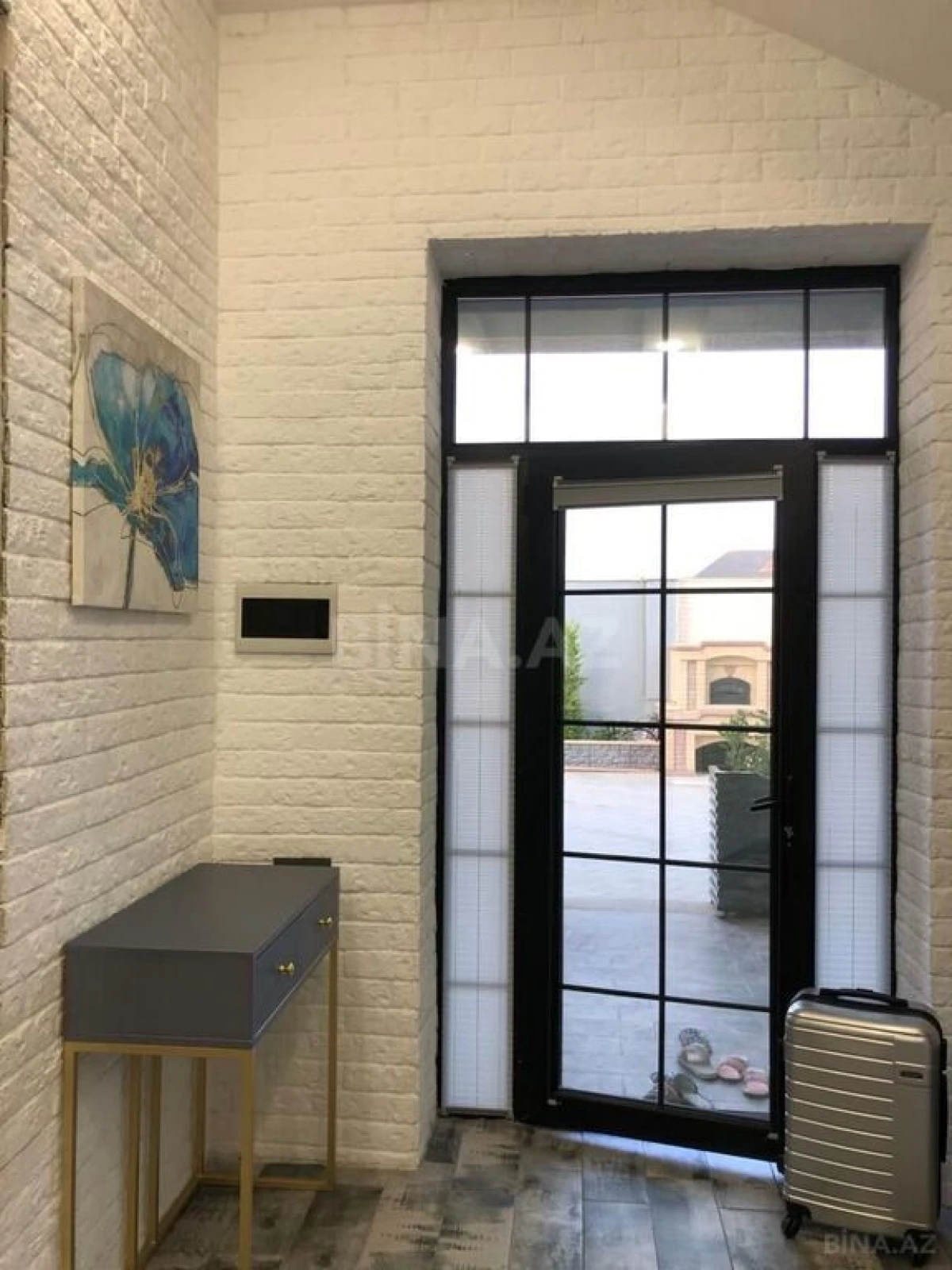 Kirayə verilir 6 otaqlı həyət evi 450 m²