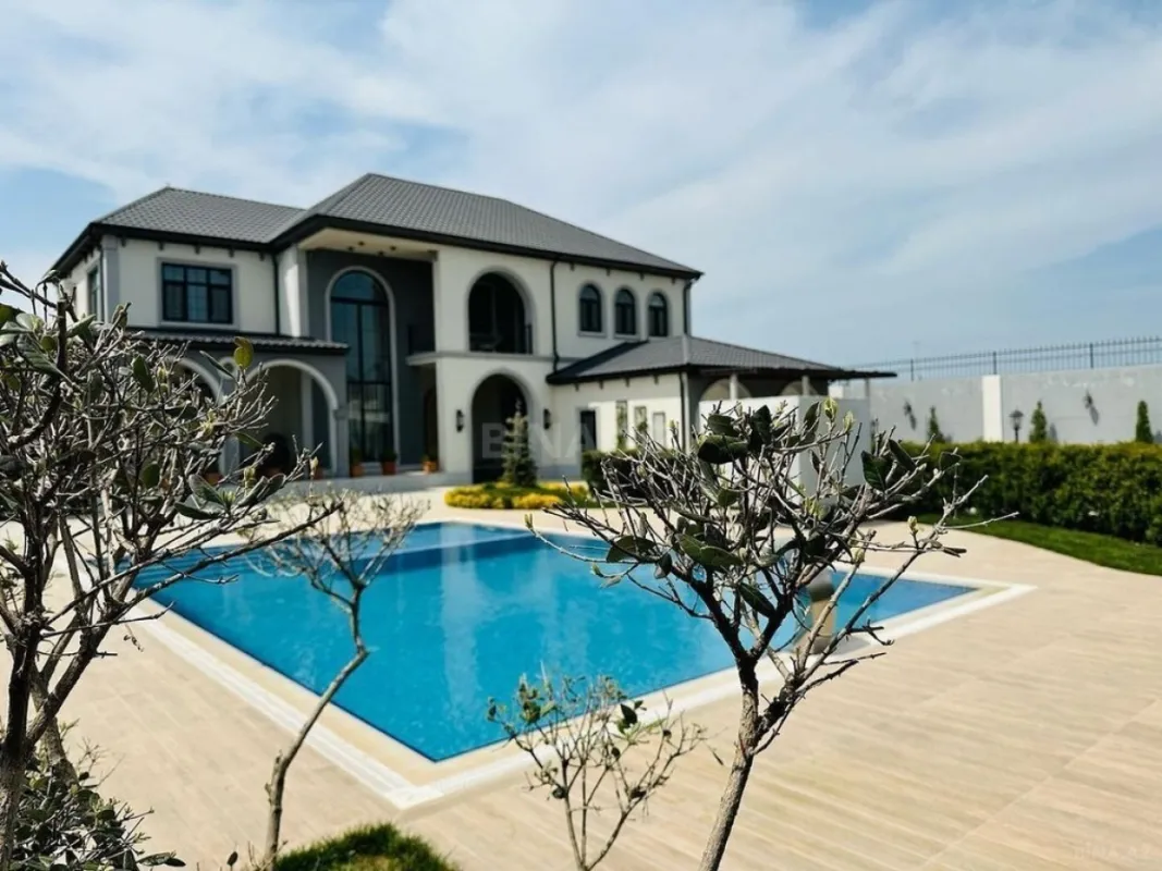 Kirayə verilir 7 otaqlı həyət evi 450 m²