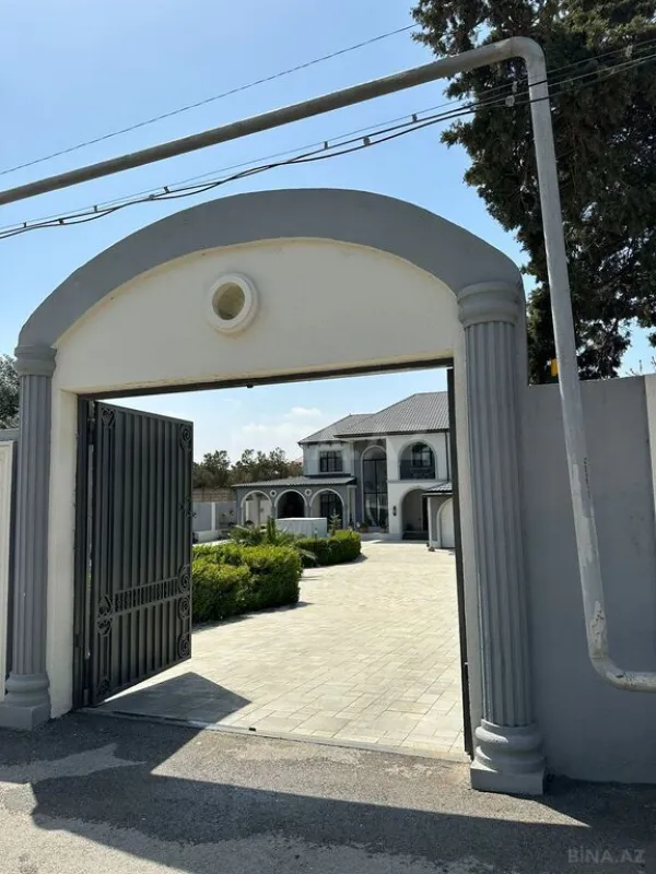 Kirayə verilir 7 otaqlı həyət evi 450 m²