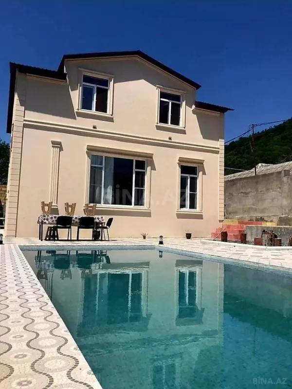 Satılır 6 otaqlı həyət evi 180 m²