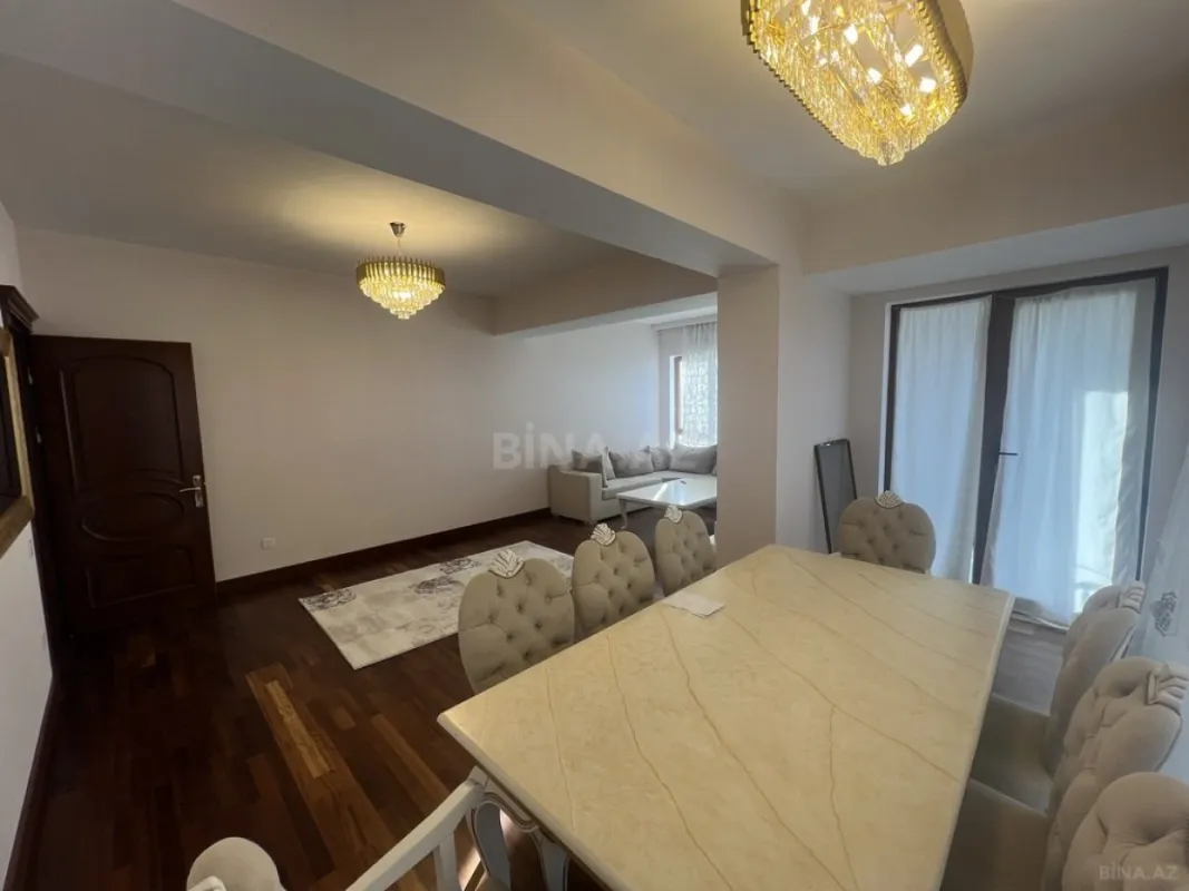 Kirayə verilir 4 otaqlı mənzil 200 m²