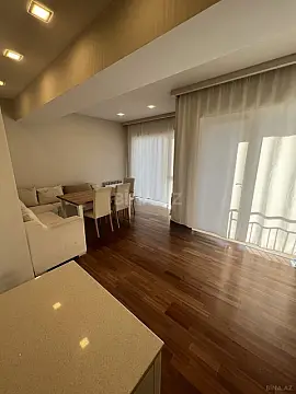 Kirayə verilir 4 otaqlı mənzil 200 m²