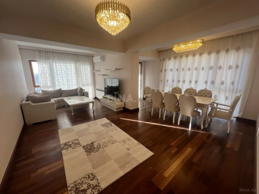 Kirayə verilir 4 otaqlı mənzil 200 m²