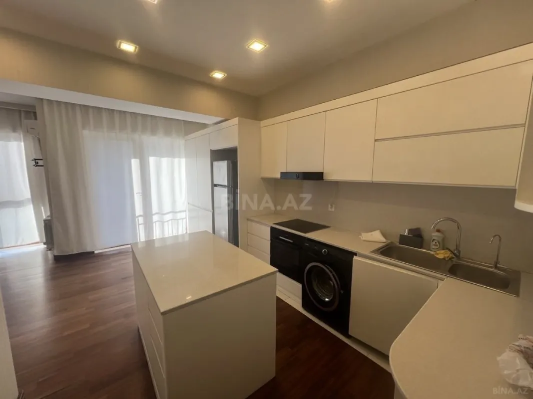 Kirayə verilir 4 otaqlı mənzil 200 m²