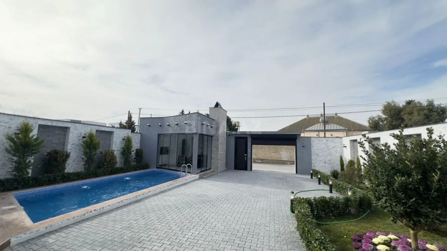 Satılır 5 otaqlı həyət evi 220 m²