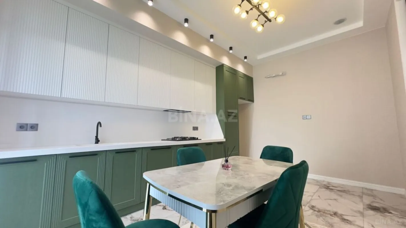 Satılır 5 otaqlı həyət evi 220 m²