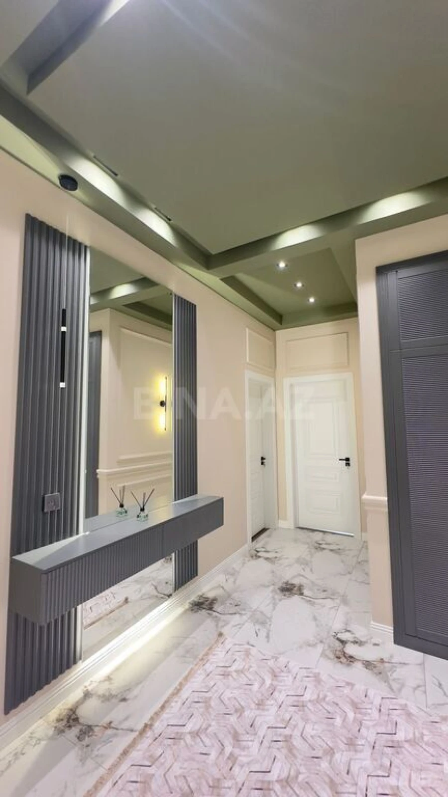 Satılır 5 otaqlı həyət evi 220 m²