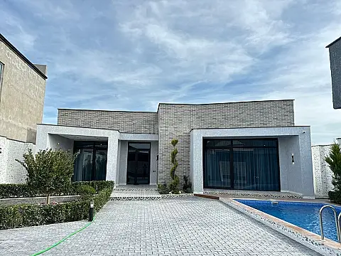 Satılır 5 otaqlı həyət evi 220 m²