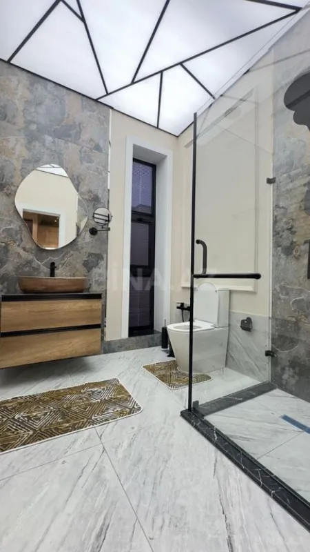 Satılır 5 otaqlı həyət evi 220 m²