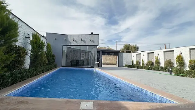 Satılır 5 otaqlı həyət evi 220 m²