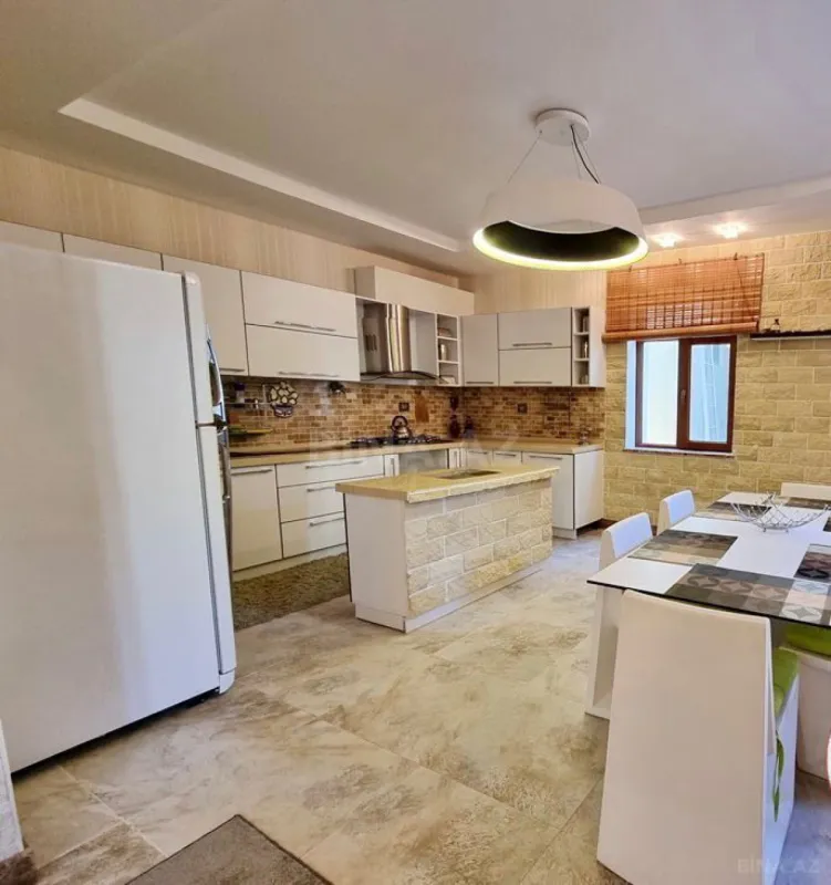 Kirayə verilir 4 otaqlı həyət evi 260 m²