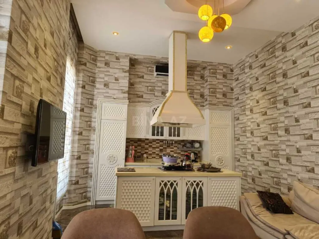 Kirayə verilir 5 otaqlı həyət evi 360 m²