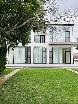 Kirayə verilir 5 otaqlı həyət evi 290 m²