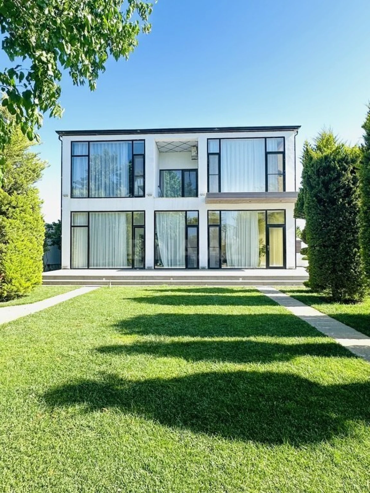 Kirayə verilir 5 otaqlı həyət evi 290 m²