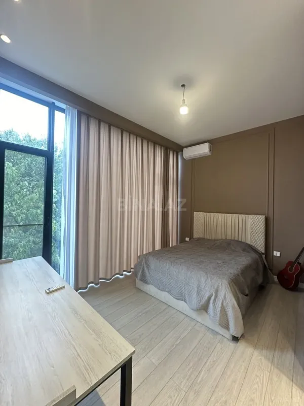Kirayə verilir 5 otaqlı həyət evi 290 m²