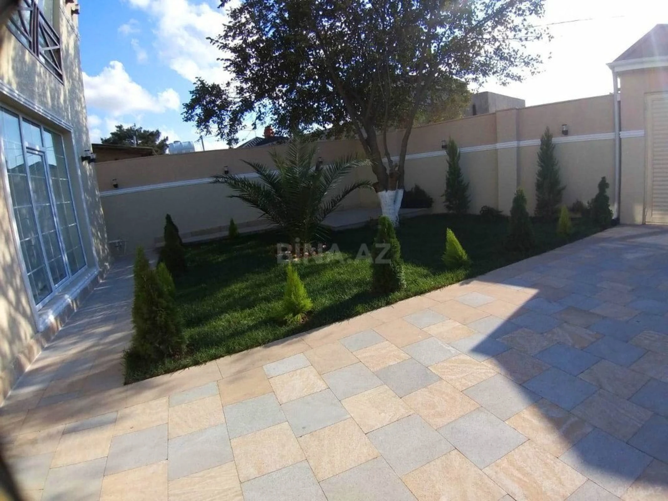 Satılır 5 otaqlı həyət evi 280 m²