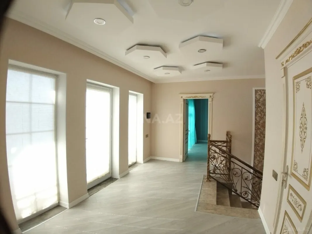 Satılır 5 otaqlı həyət evi 280 m²