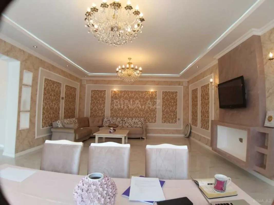 Satılır 5 otaqlı həyət evi 280 m²