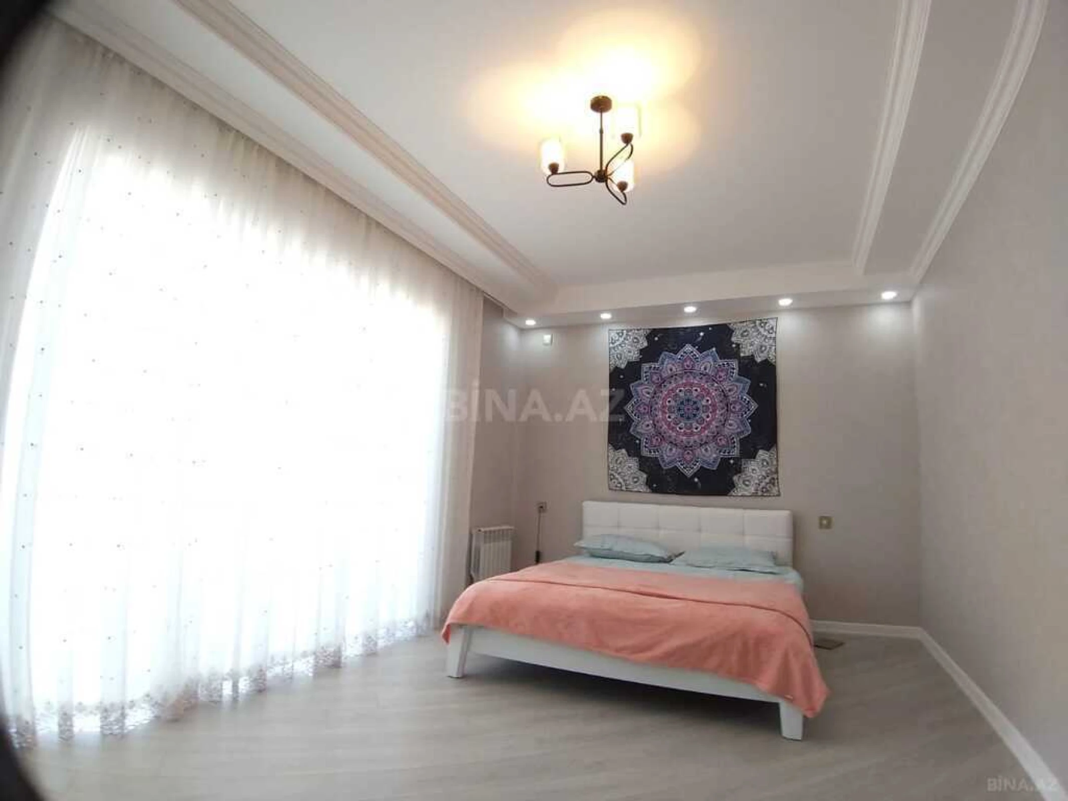 Satılır 5 otaqlı həyət evi 280 m²