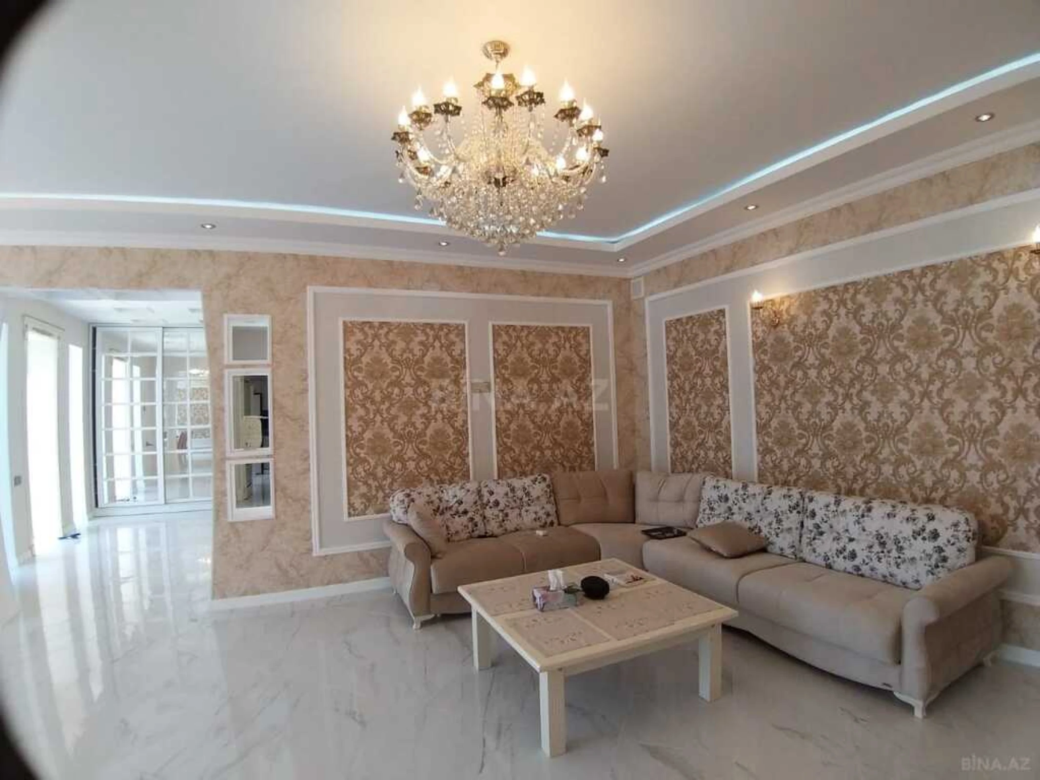 Satılır 5 otaqlı həyət evi 280 m²