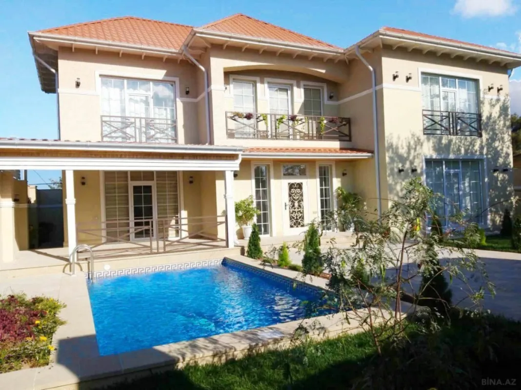 Satılır 5 otaqlı həyət evi 280 m²