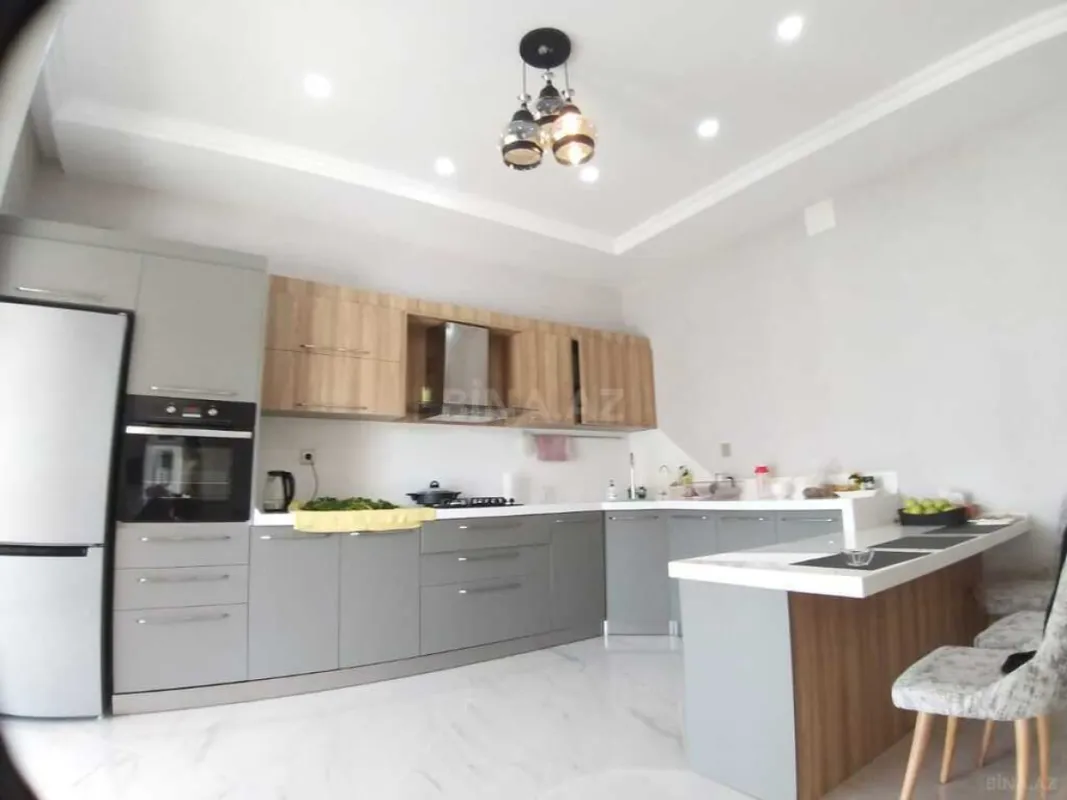 Satılır 5 otaqlı həyət evi 280 m²