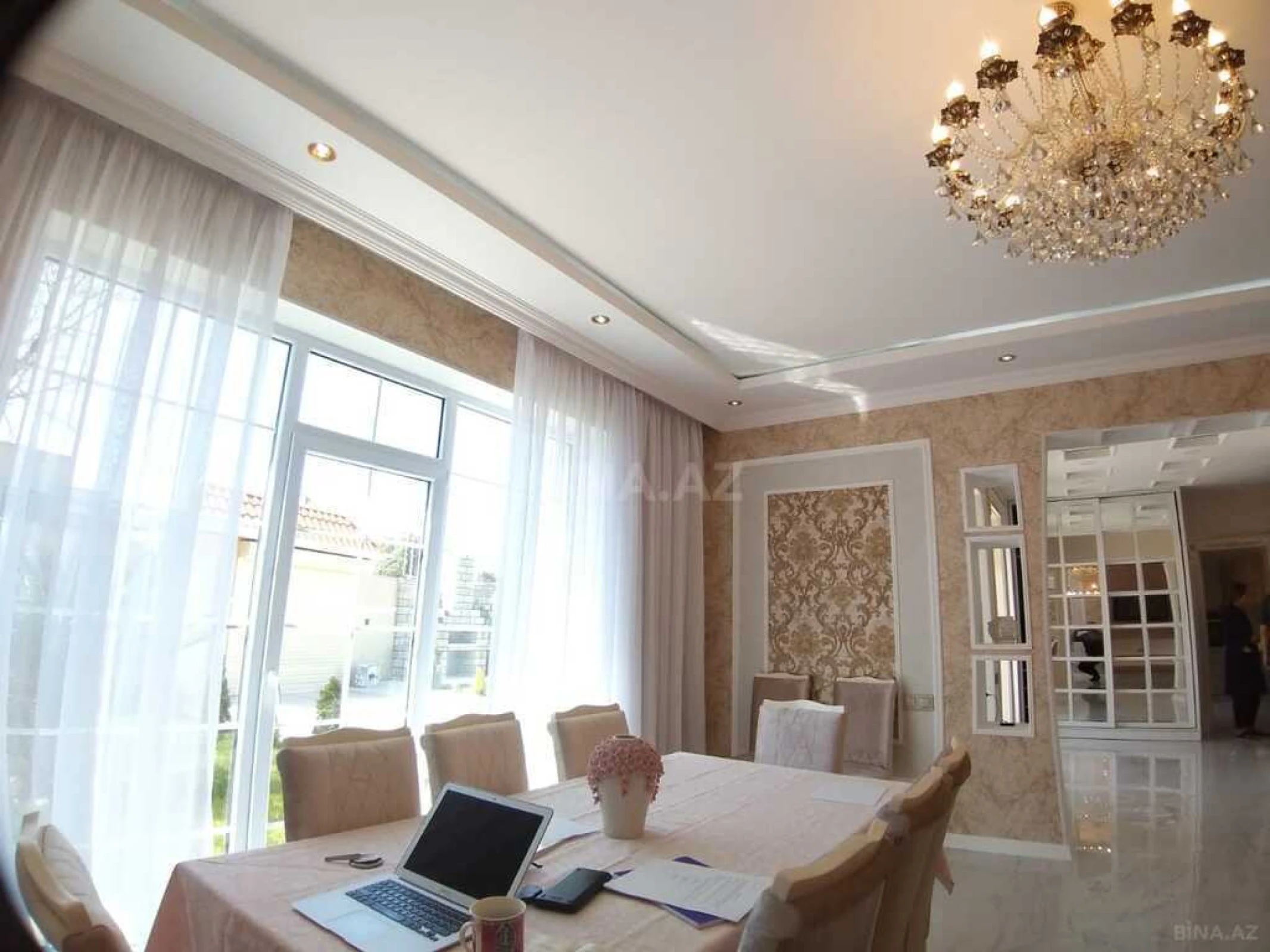 Satılır 5 otaqlı həyət evi 280 m²
