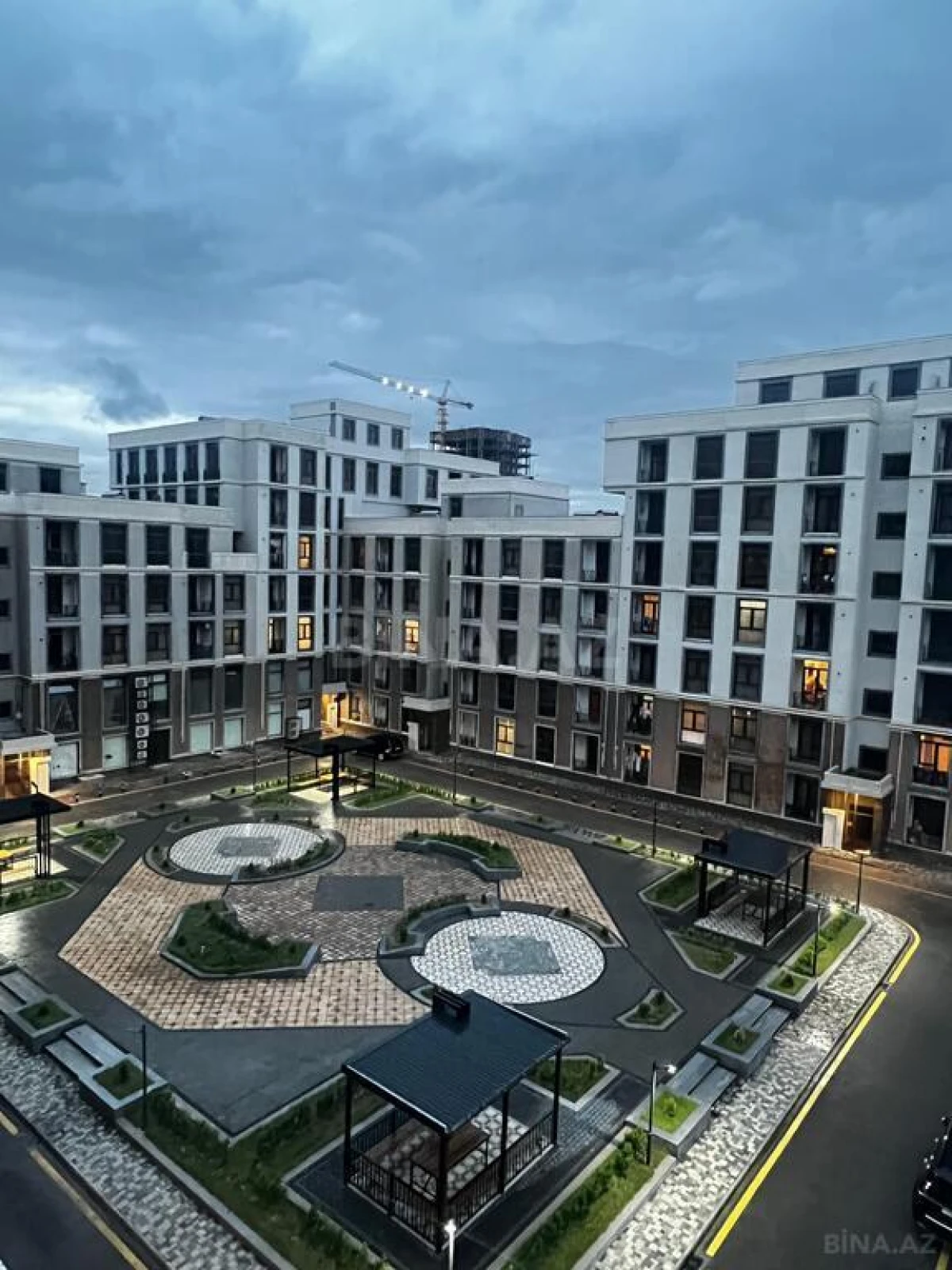 Satılır 2 otaqlı mənzil 100 m²