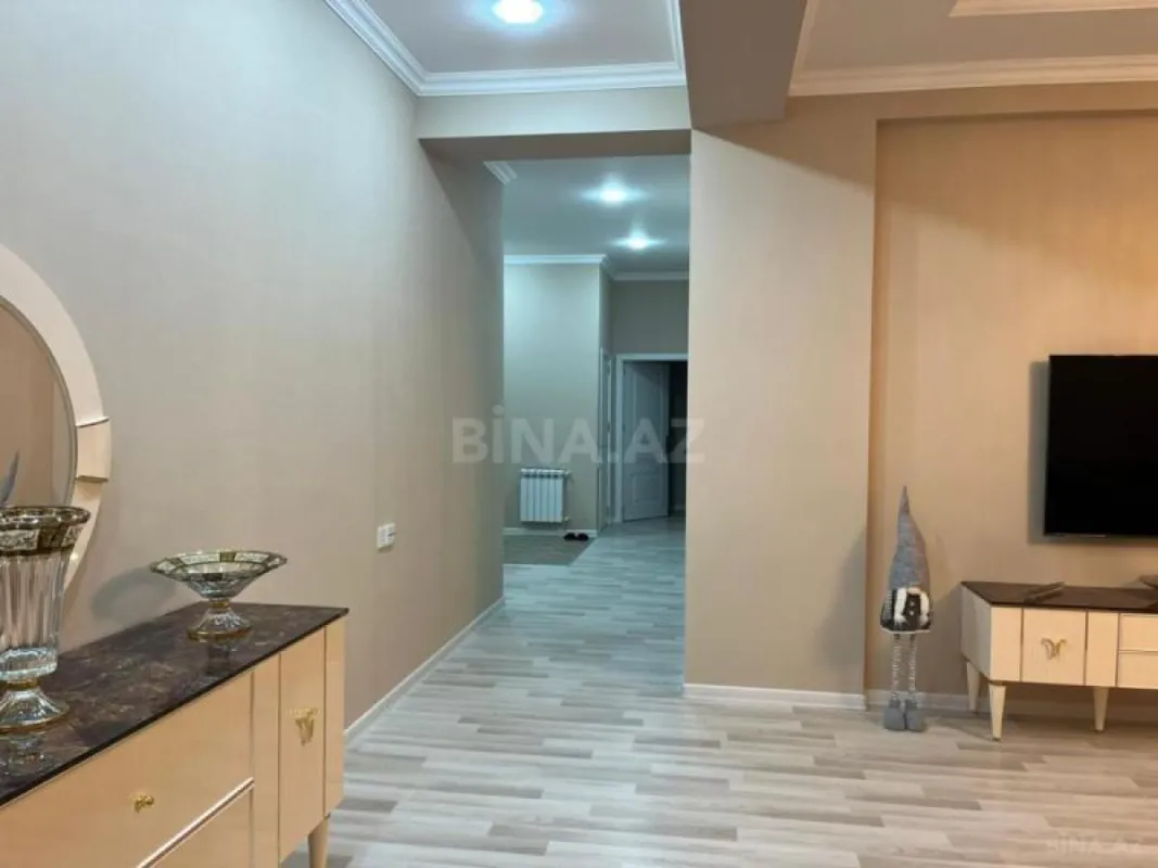 Satılır 3 otaqlı mənzil 126 m²