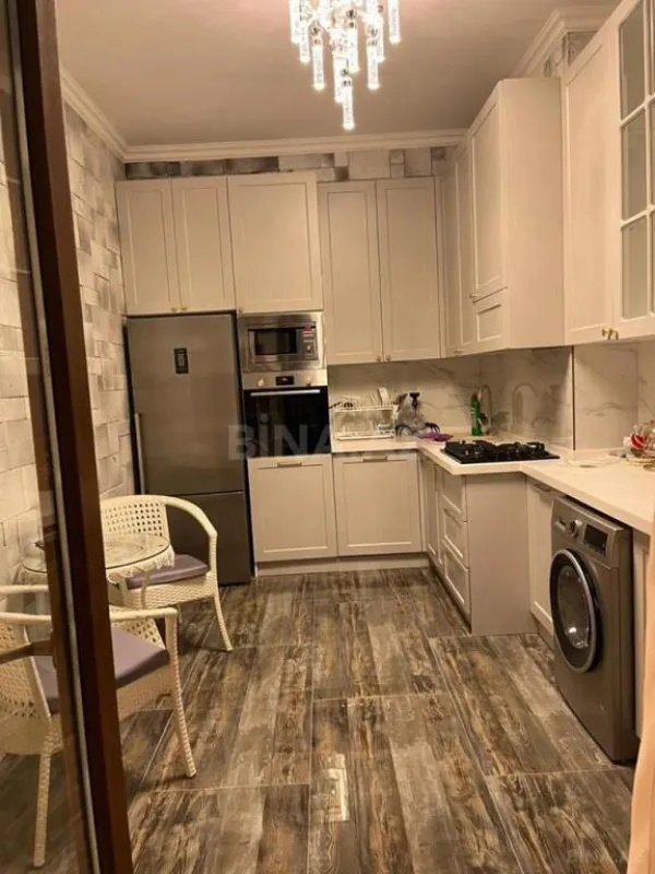 Satılır 3 otaqlı mənzil 126 m²