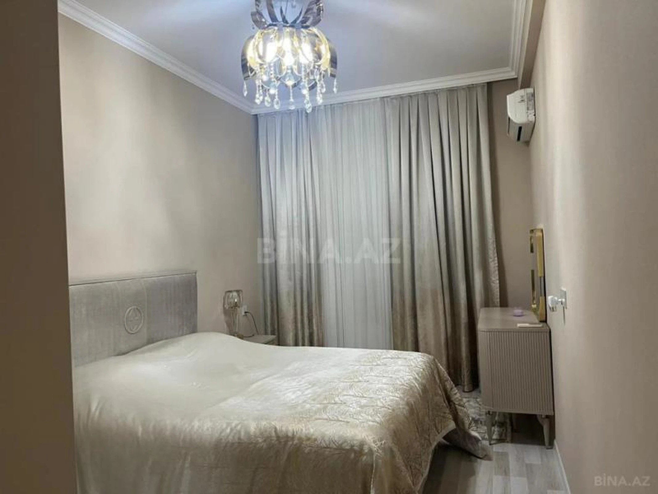 Satılır 3 otaqlı mənzil 126 m²