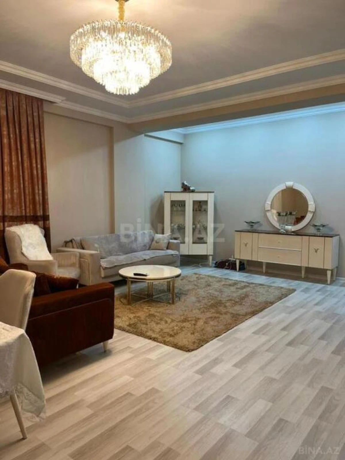 Satılır 3 otaqlı mənzil 126 m²