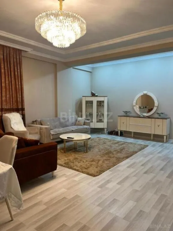 Satılır 3 otaqlı mənzil 126 m²