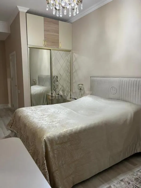 Satılır 3 otaqlı mənzil 126 m²