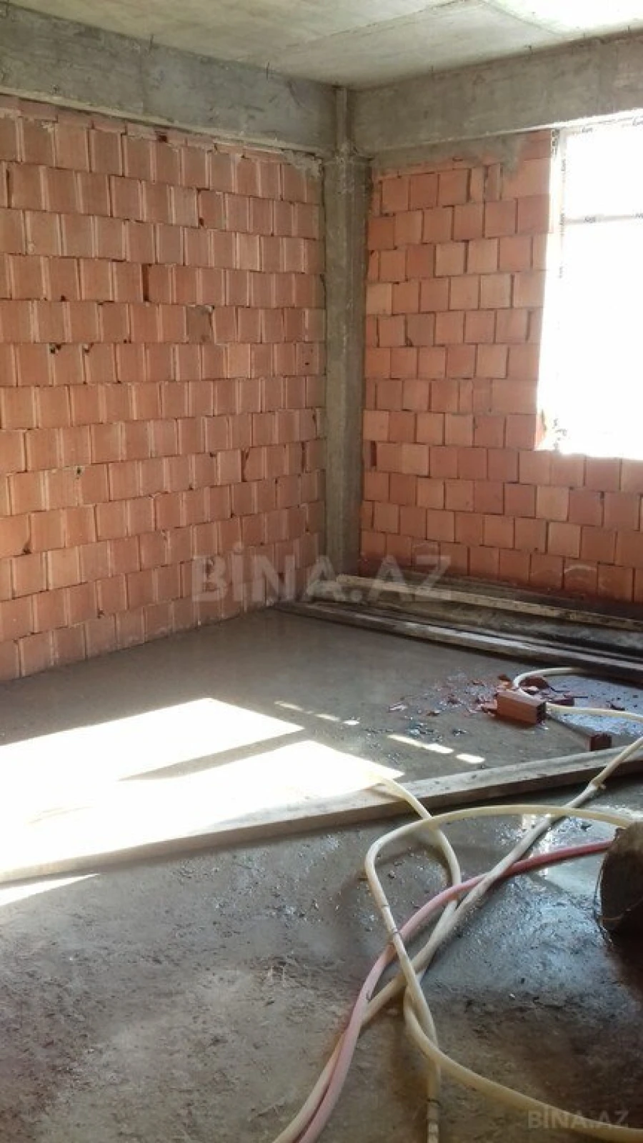 Satılır 1 otaqlı mənzil 58 m²