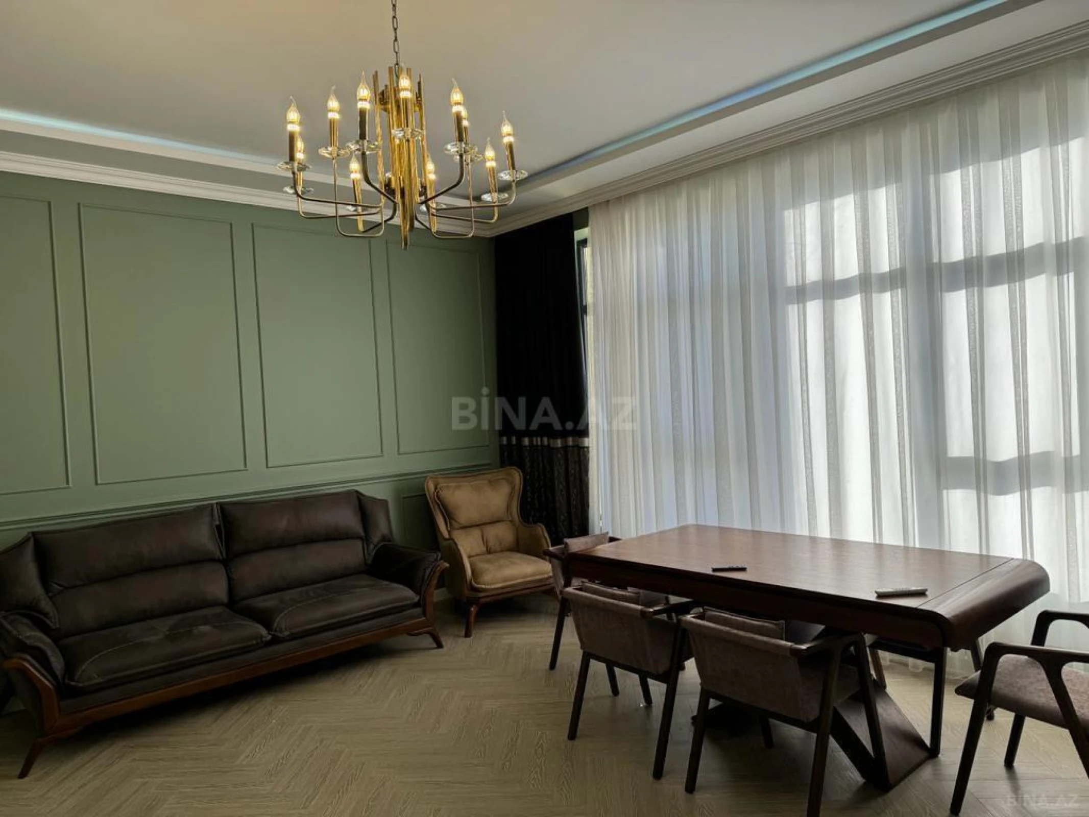 Kirayə verilir 3 otaqlı mənzil 117 m²