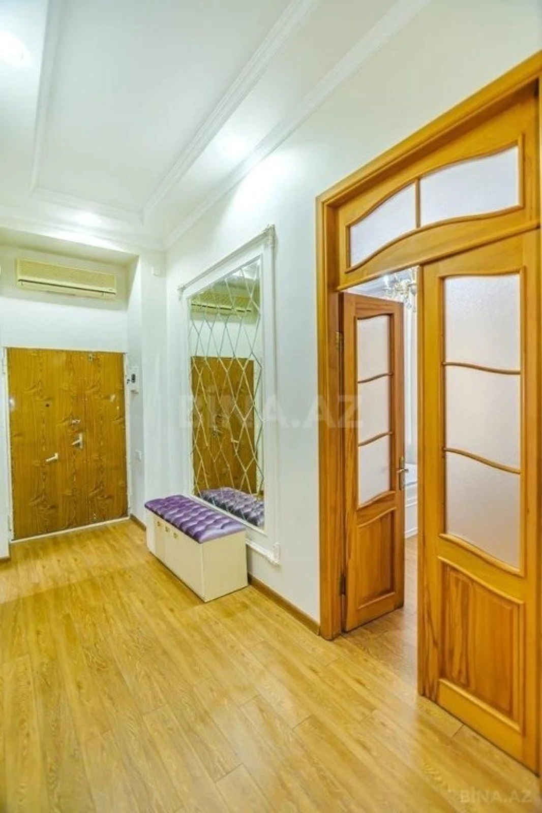 Satılır 5 otaqlı mənzil 180 m²