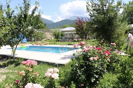 Satılır 8 otaqlı həyət evi 267 m²