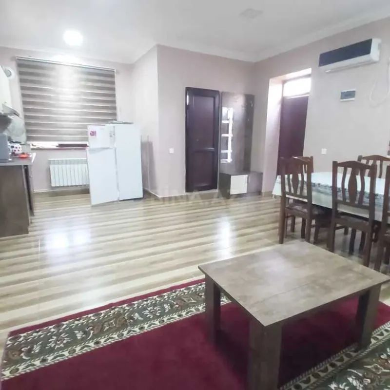 Satılır 8 otaqlı həyət evi 267 m²