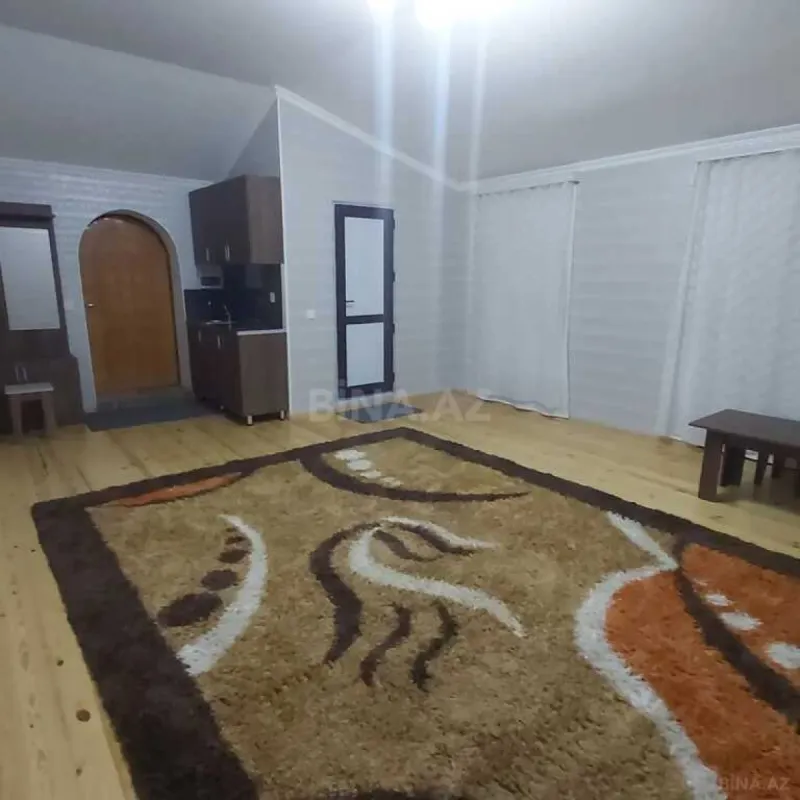Satılır 8 otaqlı həyət evi 267 m²