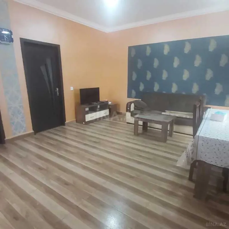 Satılır 8 otaqlı həyət evi 267 m²