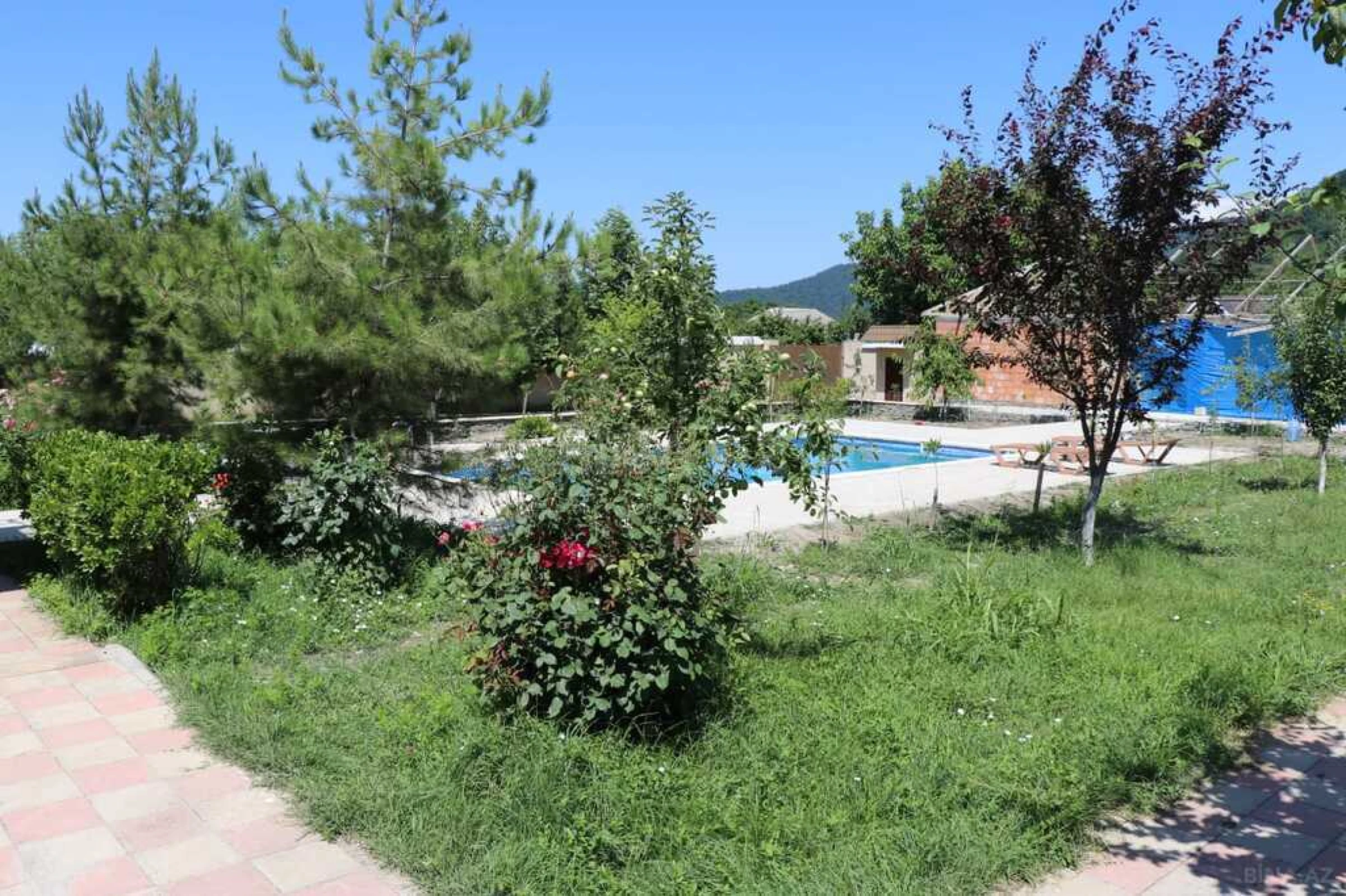 Satılır 8 otaqlı həyət evi 267 m²