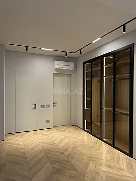 Satılır 4 otaqlı mənzil 155 m²